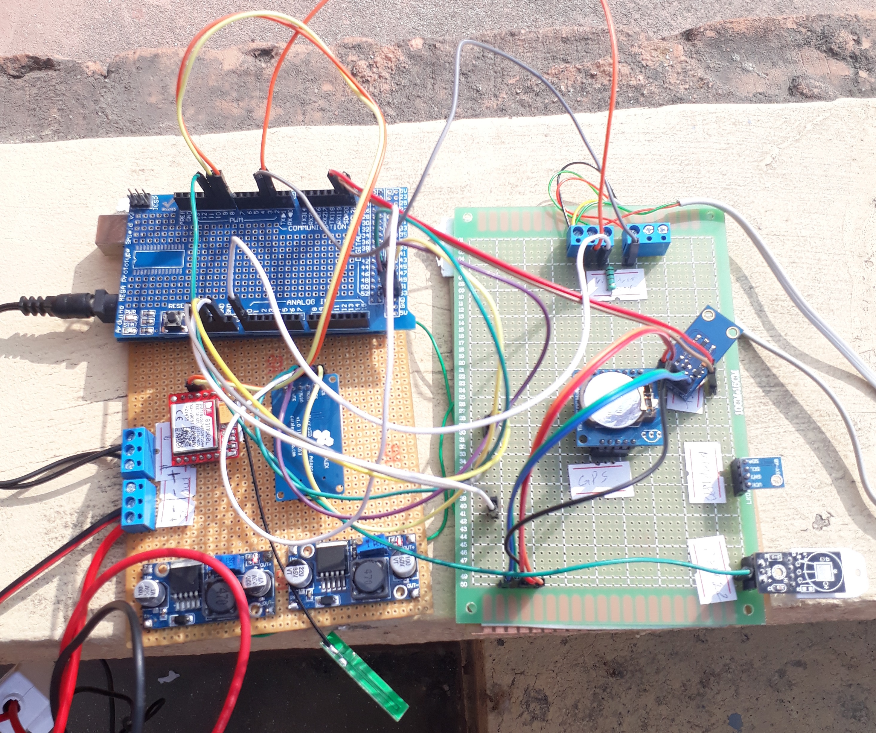 Circuit prototype developed for the low-cost automatic weather station at KIAS